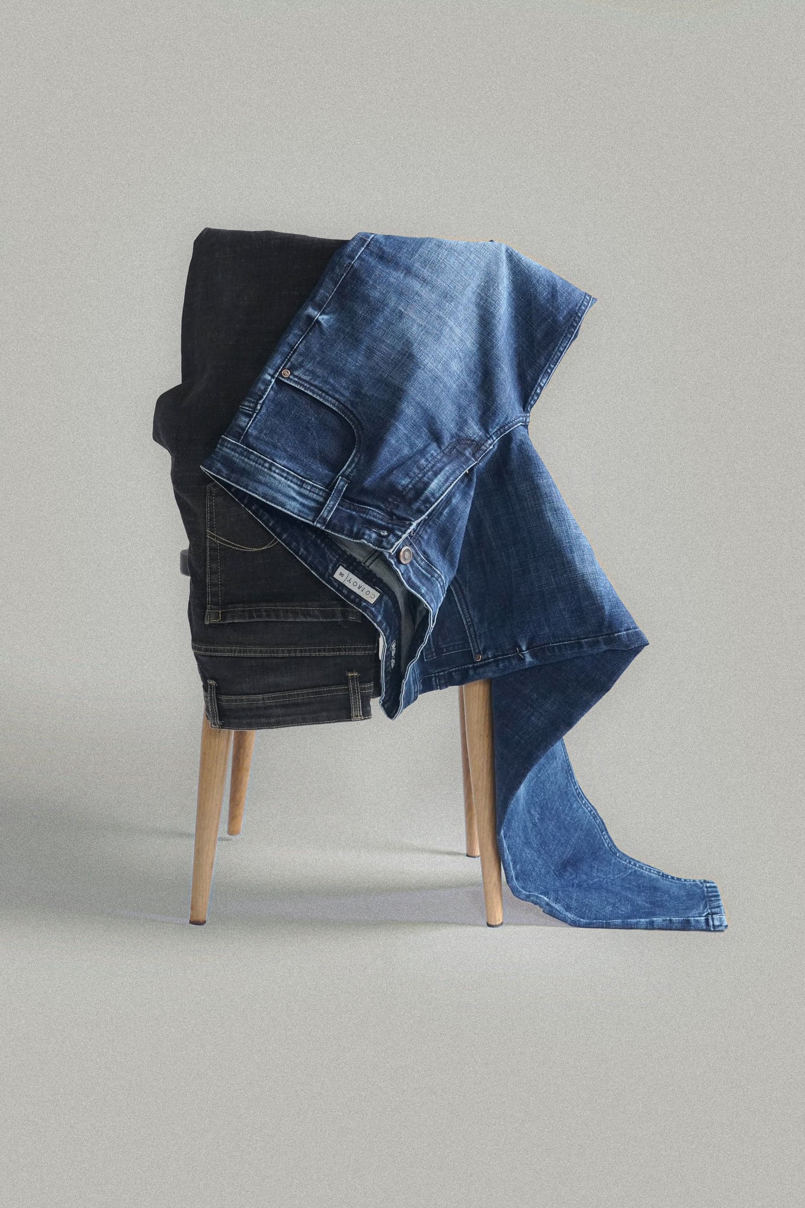 CONROY Noir Classique — washed black denim